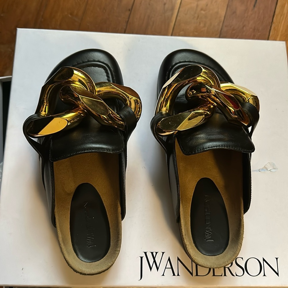 JW Anderson Chain Mule (Great Condition)